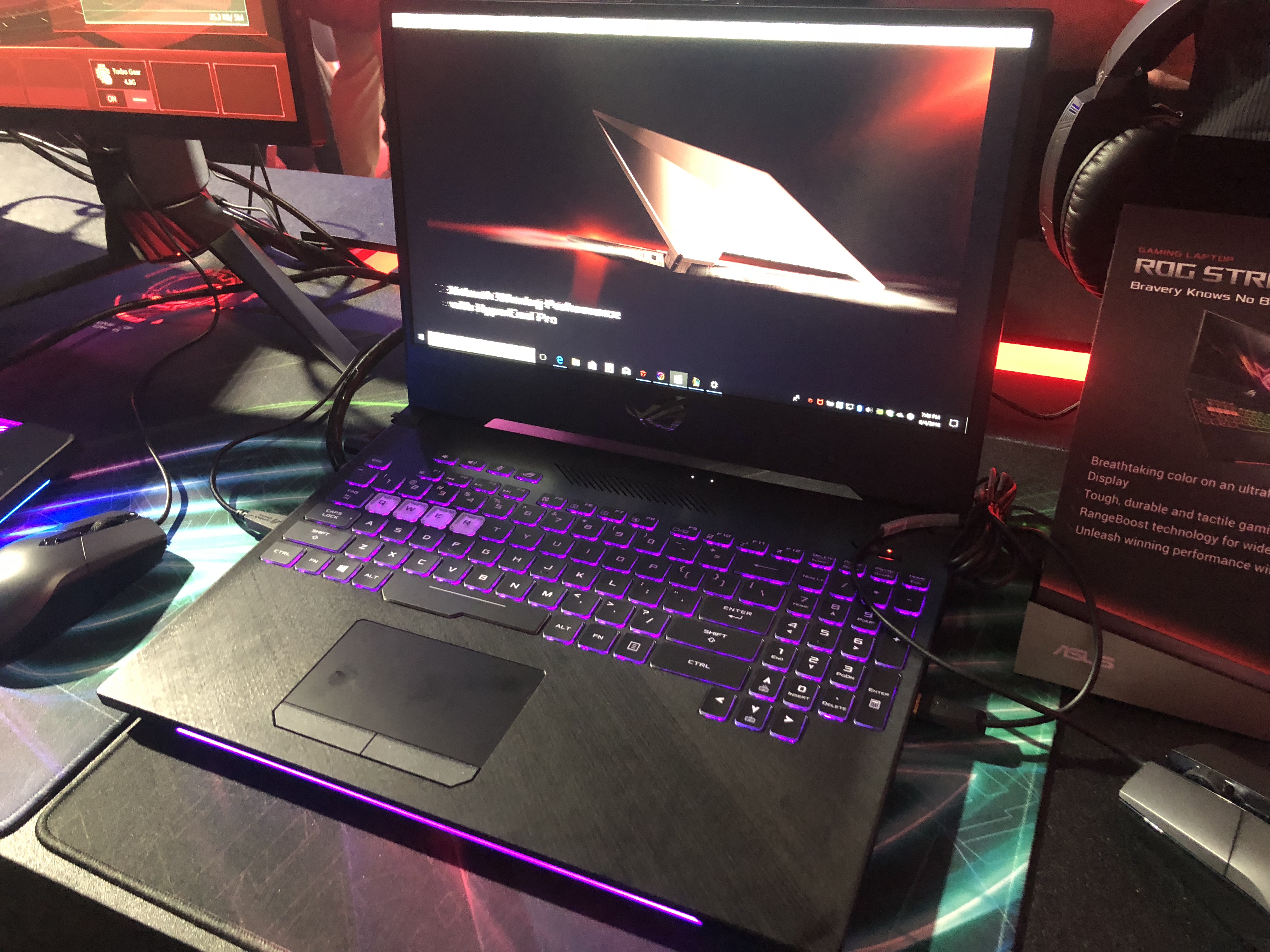Asus 全新 ROG Strix Scar II 及 ROG Strix Hero II 亮相，窄邊框設計、144Hz 螢幕更新率