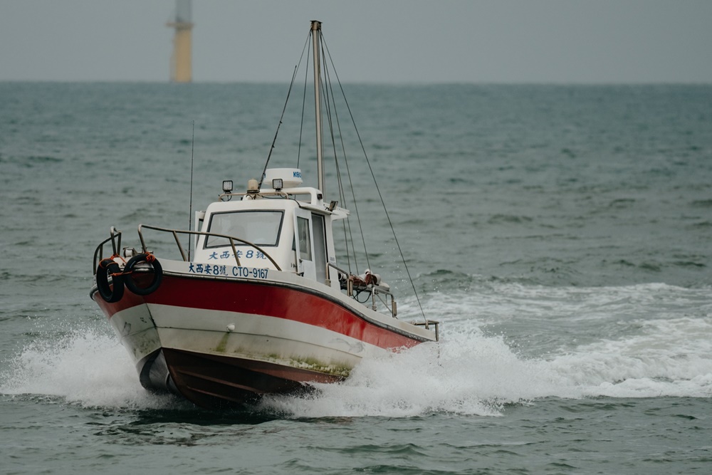 f/3.2，1/8000秒，ISO 250。