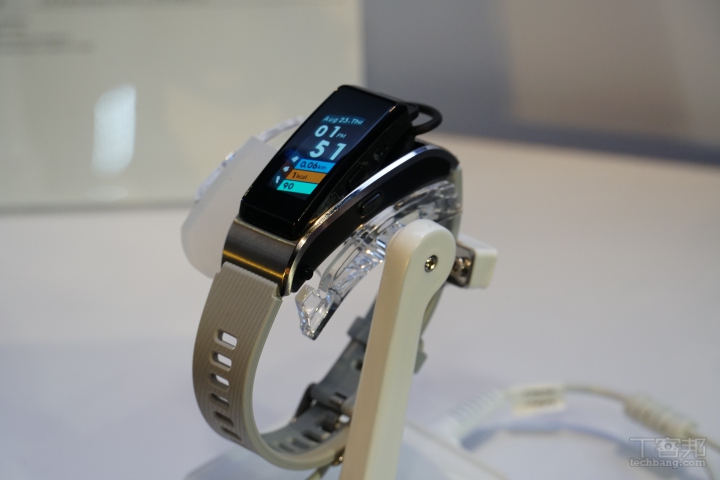 華為通話手環更新囉！HUAWEI TalkBand B5 售價 4,990 元十月上市