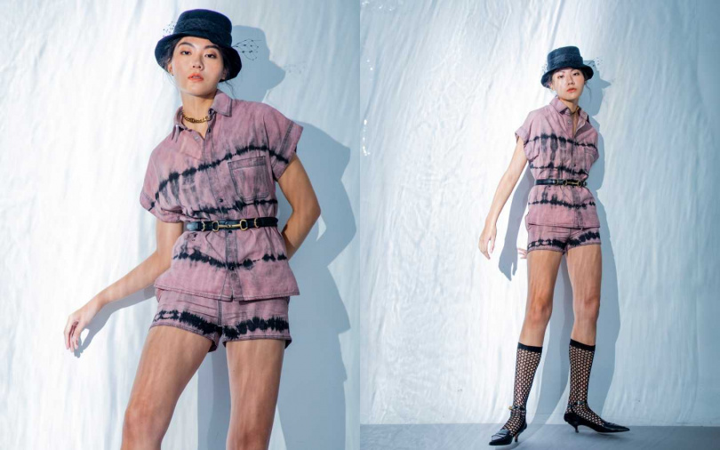 DIOR 粉色 Tie & Dior 牛仔布襯衫／價格未定、粉色 Tie & Dior 牛仔短褲／價格未定、網紗裝飾窄沿漁夫帽／價格未定、網眼長襪／價格未定；CELINE 小牛皮CRÉCY皮帶／29,500元（圖／莊立人攝）