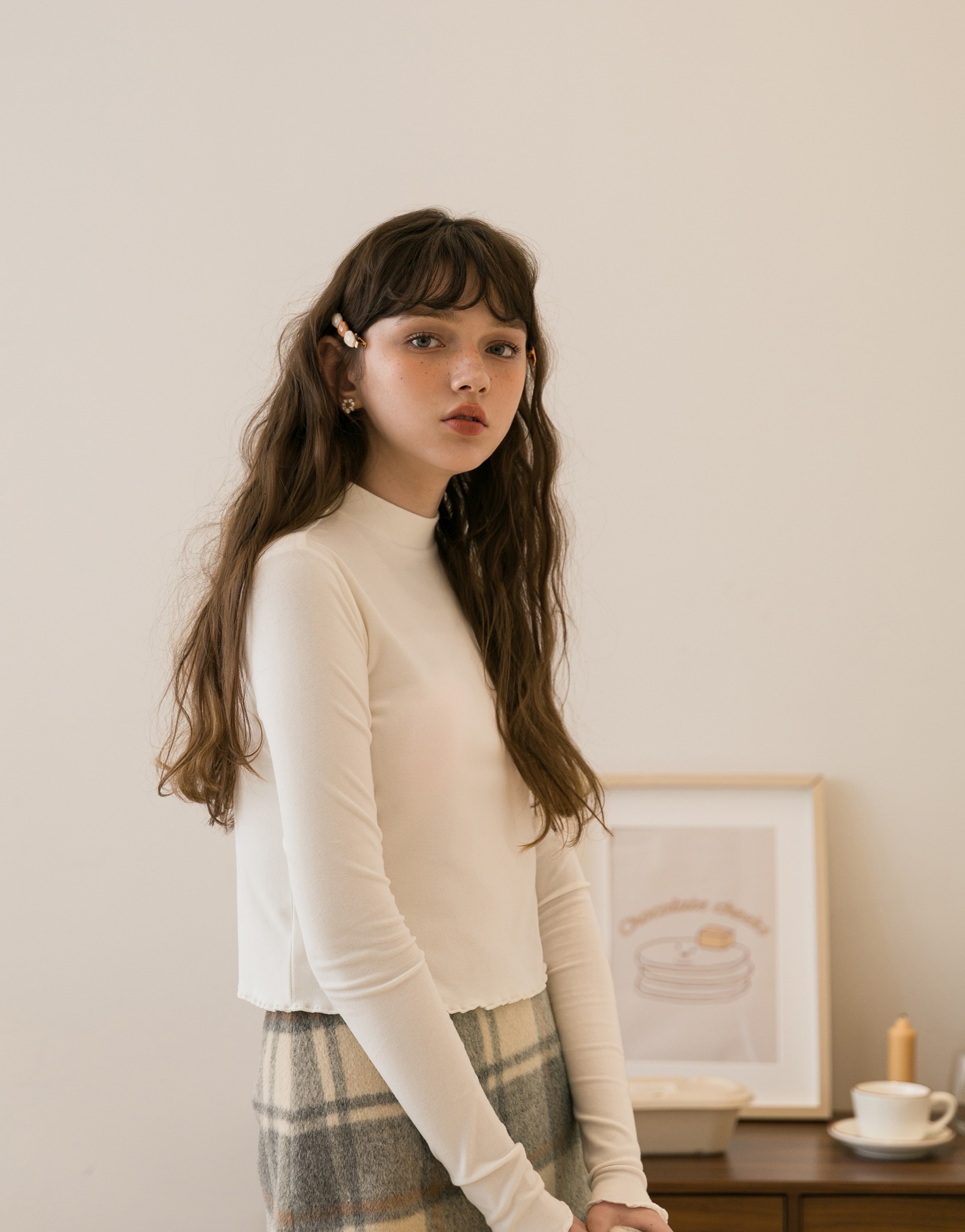 面料舒適彈性佳/表面磨毛質感/袖口、下擺QQ邊設計