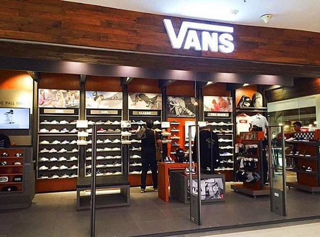 harga vans di store