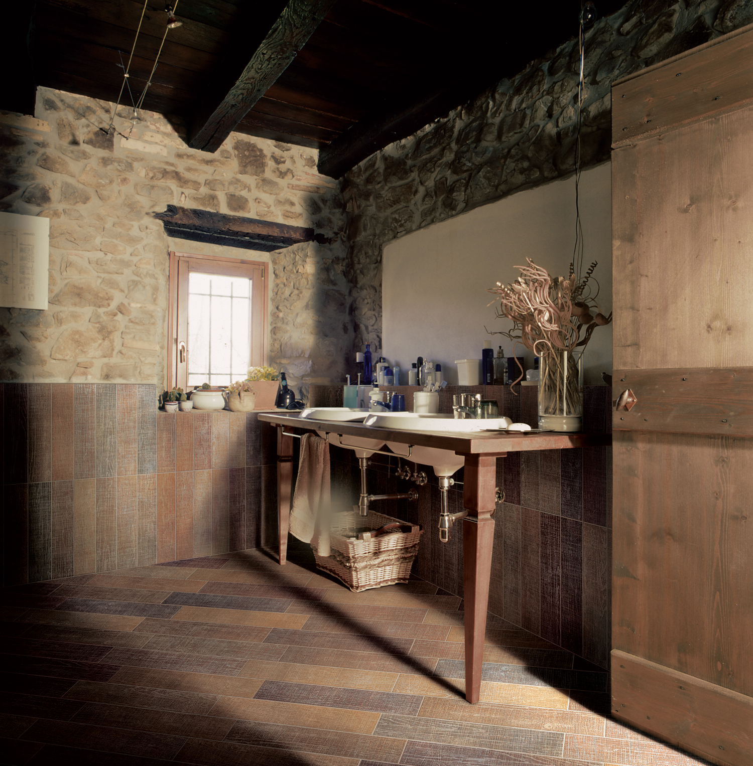 有了木紋磚，衛浴廚房飄進自然風…