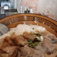 รับหิ้วของกินลาดหญ้า