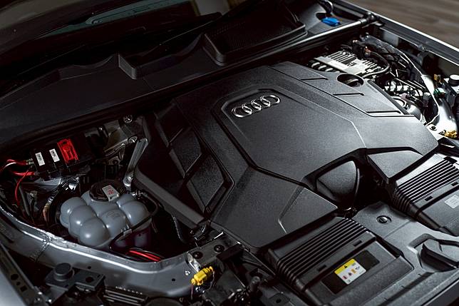 Audi q7 deals tfsi e 60