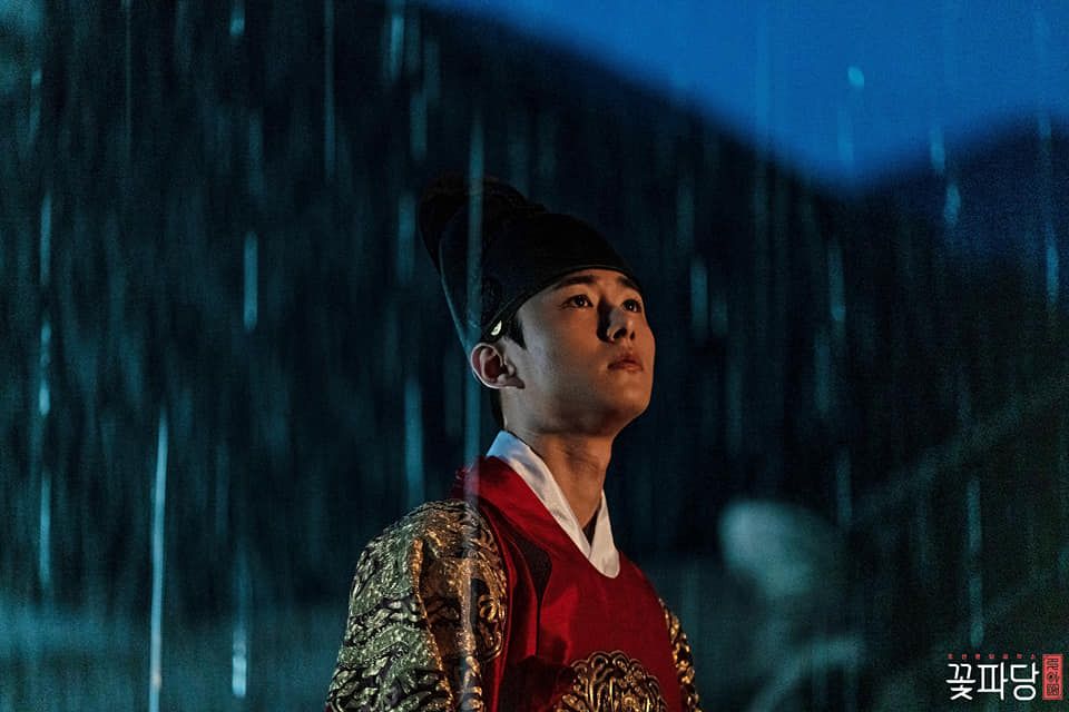 8位韓劇的年輕帝王，《花黨》徐志焄溫柔，劉亞仁氣場全開！原來丁海寅也演過皇上