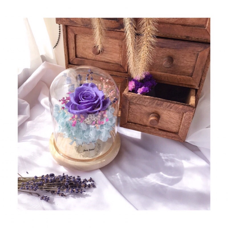 #永生花#永生花束 #不凋花 #禮物 #客製化#禮物#生日#姐妹#乾燥花#夜燈#節日#婚禮#結婚#一週年#紀念#燈#花#愛