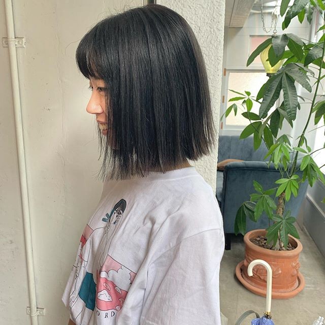 カーキアッシュ の髪色はおしゃれ要素満載 ブリーチあり なしの比較もご紹介