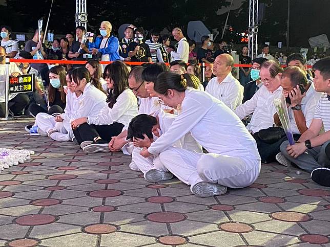 許崑源頭七追思會會場外現彩虹江啟臣 韓國瑜到場 Nownews 今日新聞 Line Today