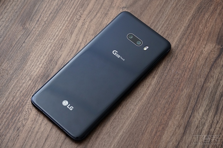 LG G8X ThinQ 動手玩，意外實用的雙螢幕手機