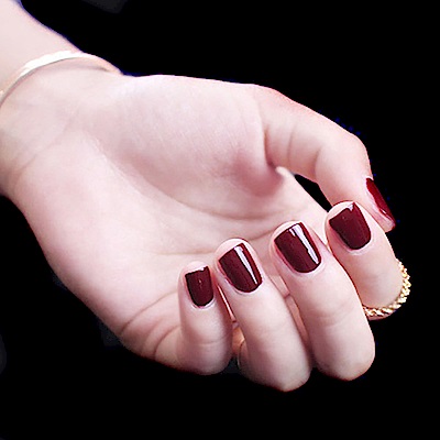 革命性凝膠感指彩(類光繚)顏色超持久登場無須照射LED光，而且容易清除使用上如一般的指彩相同只需一般的去光水即可去除