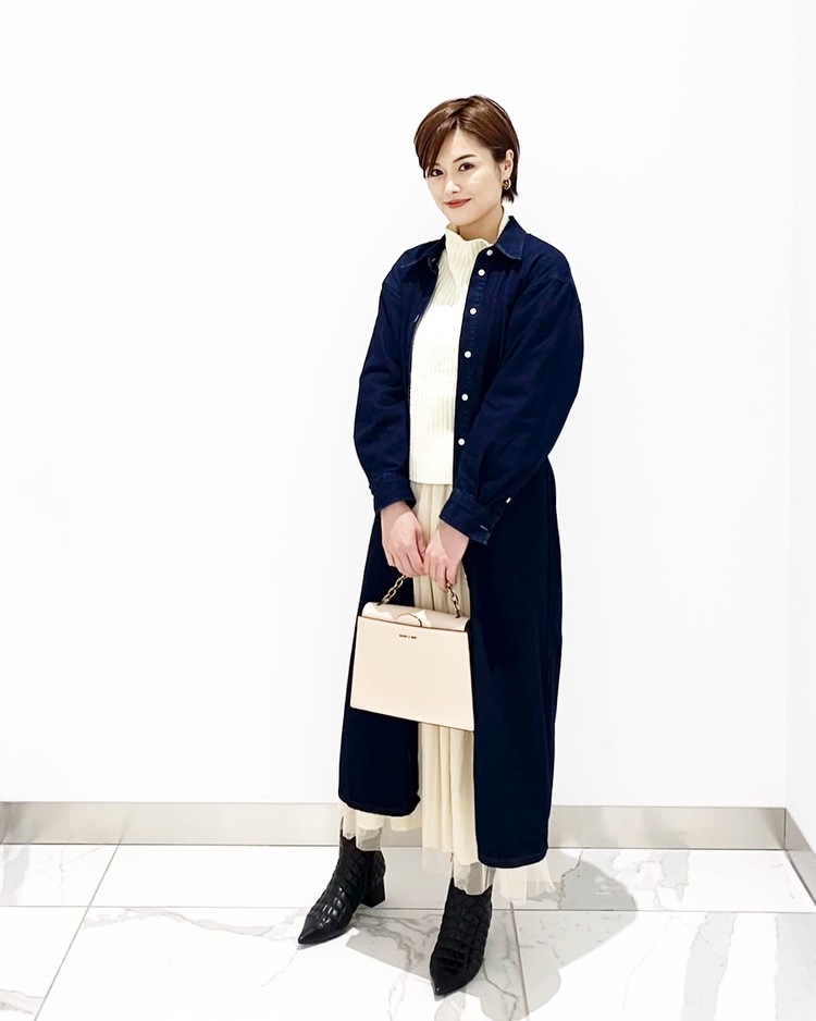 春はユニクロのデニムロングシャツワンピースが活躍中