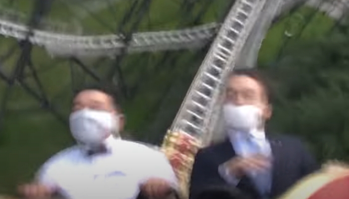 日本富士急樂園社長親自示範，防疫期間如何搭雲霄飛車不尖叫