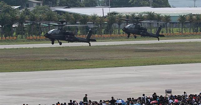 軍營變軍淫！女士官啾咪已婚飛官　穿軍服「打飛機」淫照流出來