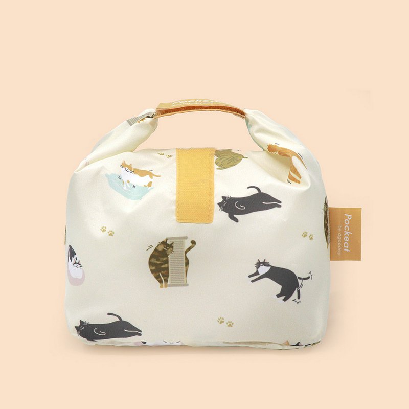 Pockeat，是「pocket口袋 + eat吃」這兩個英文單字的混合，最輕巧的食物袋，可收納進小包包或口袋，不影響行程，但又能隨時拿取用。內袋是防水的材質，可以直接接觸食物。不論是麵包、餅乾、有醬