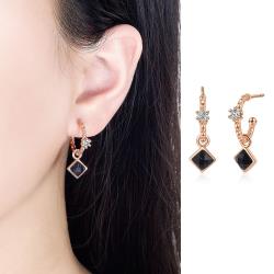 ◎精選絕美耳環 韓劇夫妻的世界同款 防過敏防退色|◎|◎品牌:Emi艾迷品牌定位:流行品牌適用性別:女生種類:耳環款式:穿式/針式材質:合金尺寸:無流行元素:水鑽/亮片,串珠,撞色/拼接顏色:銀色系,