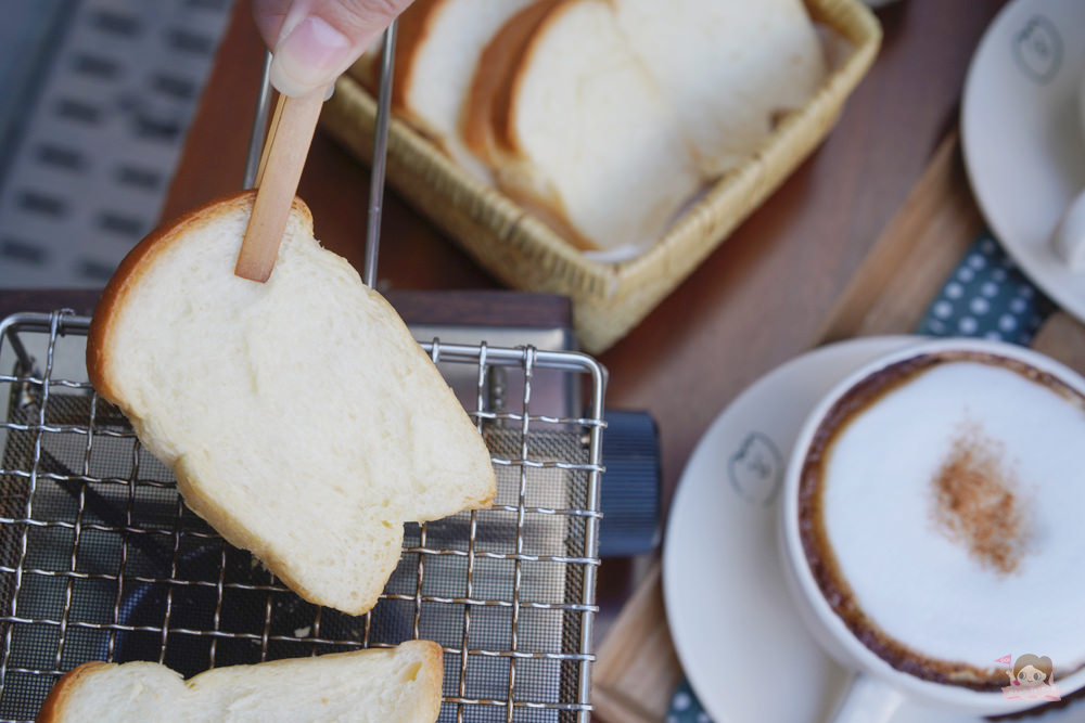 弘大&延南洞咖啡 MOMENT COFFEE (모멘트카페)，美味吐司自己烤，日系雜貨文青風、韓式網美咖啡店