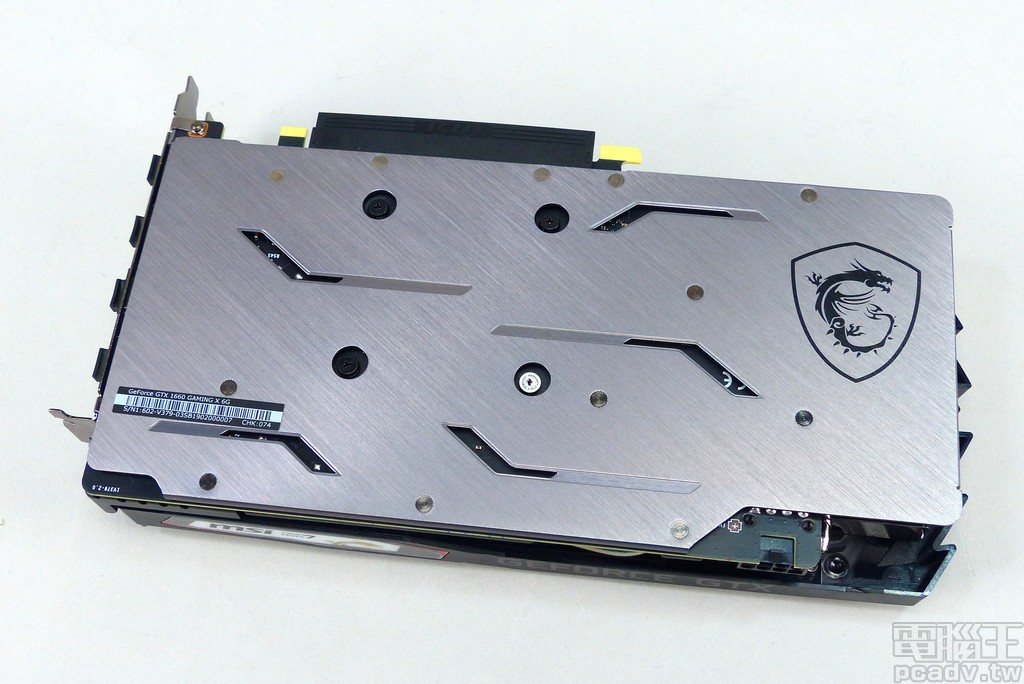 GeForce GTX 1660 Gaming X 6G 顯示卡背部加裝 1 片金屬飾板，並於一隅印上電競龍魂標誌