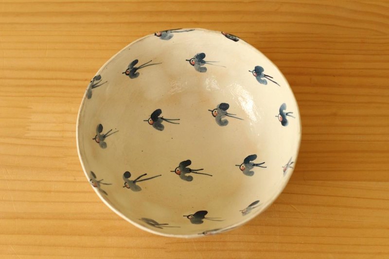 受白妝幸福的成型藍鳥是把畫面中Tebi揉信樂的粘土。 這吃一碗沙拉的樂趣。 直徑21厘米 身高9厘米