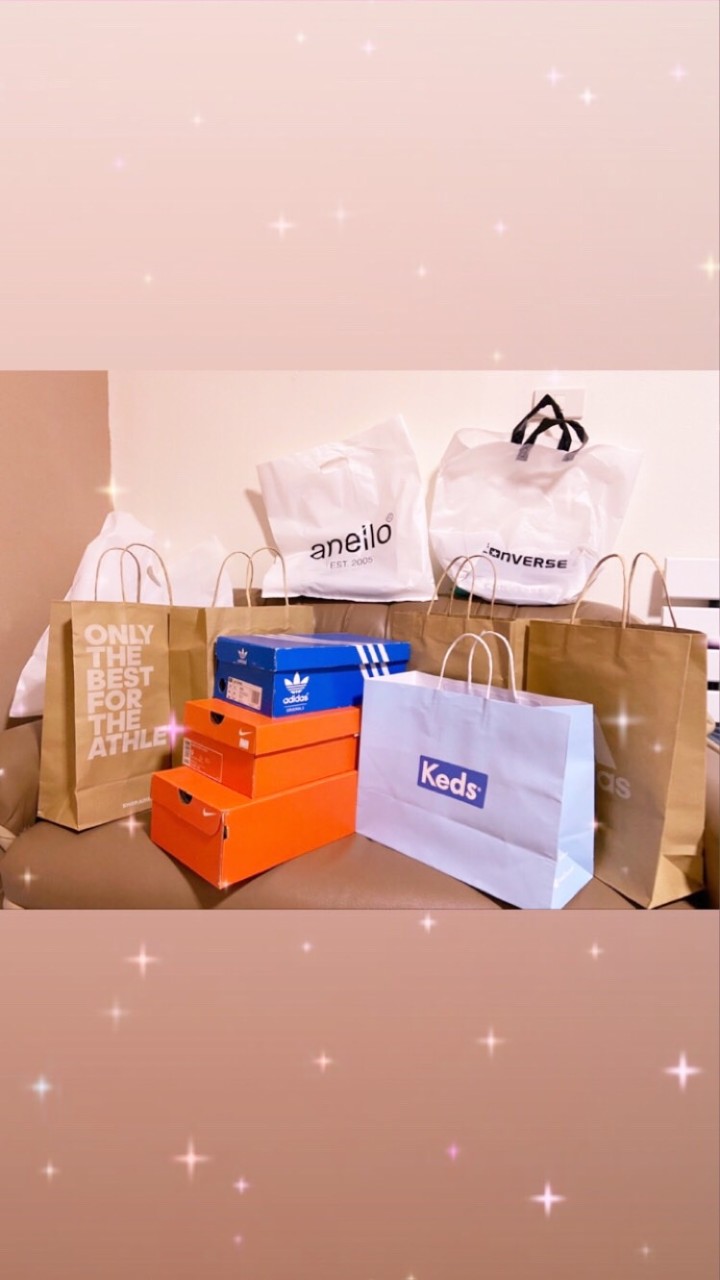 รับหิ้วของแท้ รองเท้ากระเป๋า Adidas Nike ETC