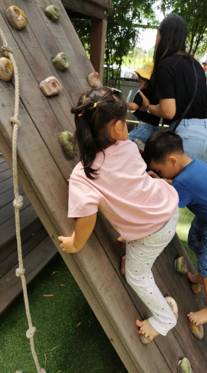 พาลูกเที่ยว