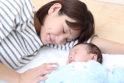 寝かしつけが大変 苦労しているママ必読 抱っこ以外のおすすめ方法9選