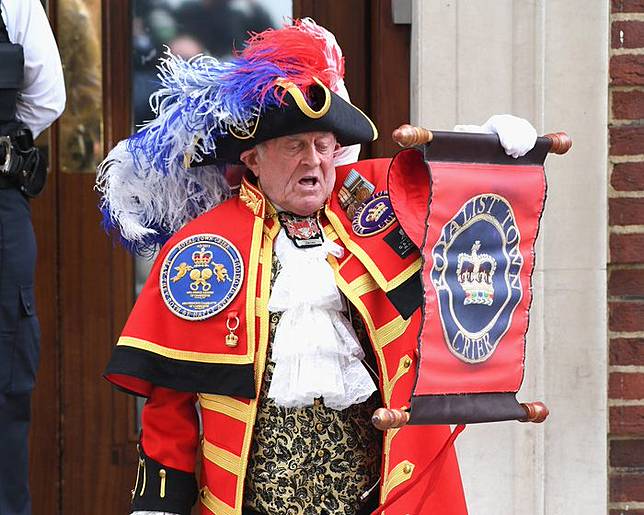 Town Crier Tony Appleton