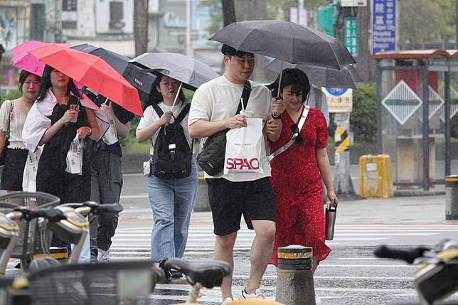 東北季風影響 北北基宜大雨特報圖 中央通訊社 Line Today 9254