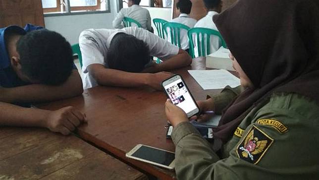 9 Pelajar di Kediri