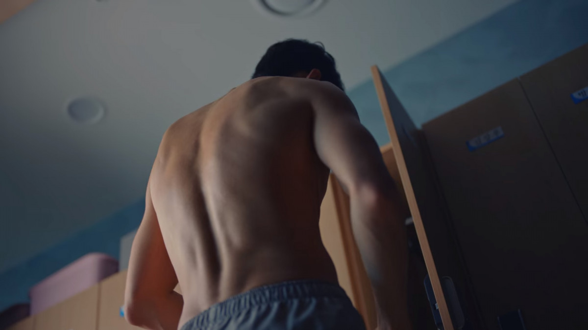 《雖然是精神病但沒關係》金秀賢腹肌登熱搜！首播收視比《愛的迫降》還高！