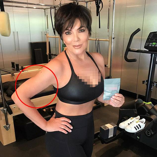 Ingin Terlihat Lebih Langsing, Kris Jenner Ketahuan Edit Foto