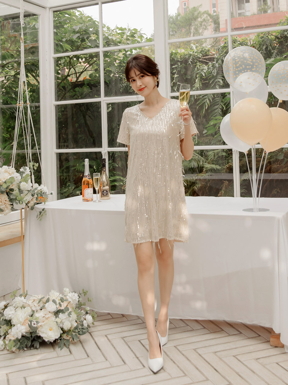 OB嚴選 輕奢流蘇亮片短袖V領短洋裝小禮服