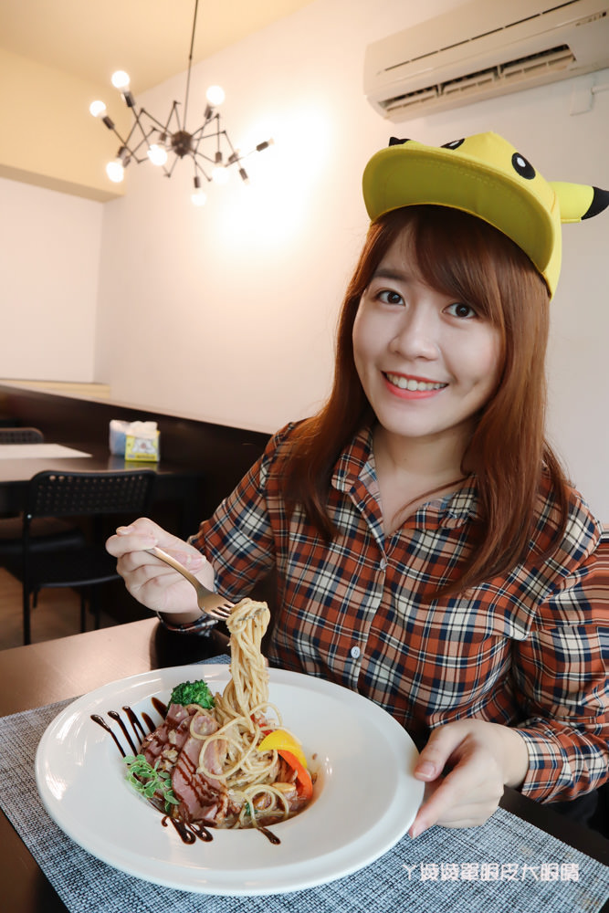 竹北平價美食餐廳推薦流浪貓香草義式廚房，竹北新開幕寶可夢主題美食餐廳！貓奴們快來找主子