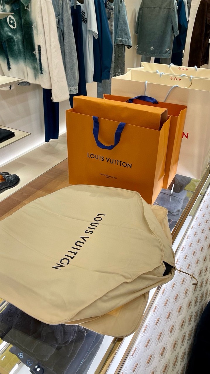 UNC👔時尚頂奢服飾