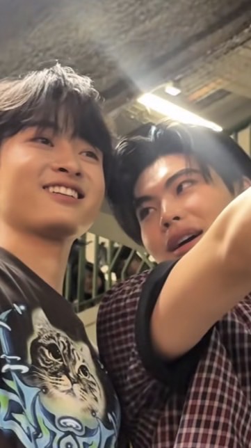 ท่านโปรดคลื่น(กลุ่มบ้านแฟนคลับ)