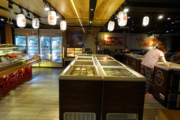 台北聚餐火鍋吃到飽-嗨蝦蝦百匯鍋物吃到飽，罐裝啤酒喝到飽，單點級水準火鍋吃到飽，頂級和牛、生蠔、盒裝冰品吃到飽