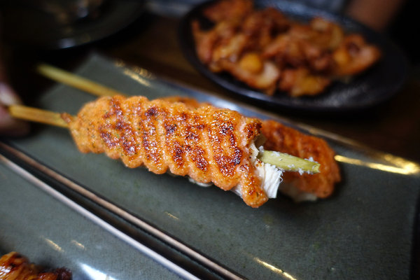 板橋深夜美食-老味噌居酒屋，江子翠捷運美食，板橋江子翠好吃串燒，能開心吃燒烤喝酒的板橋人氣宵夜推薦 