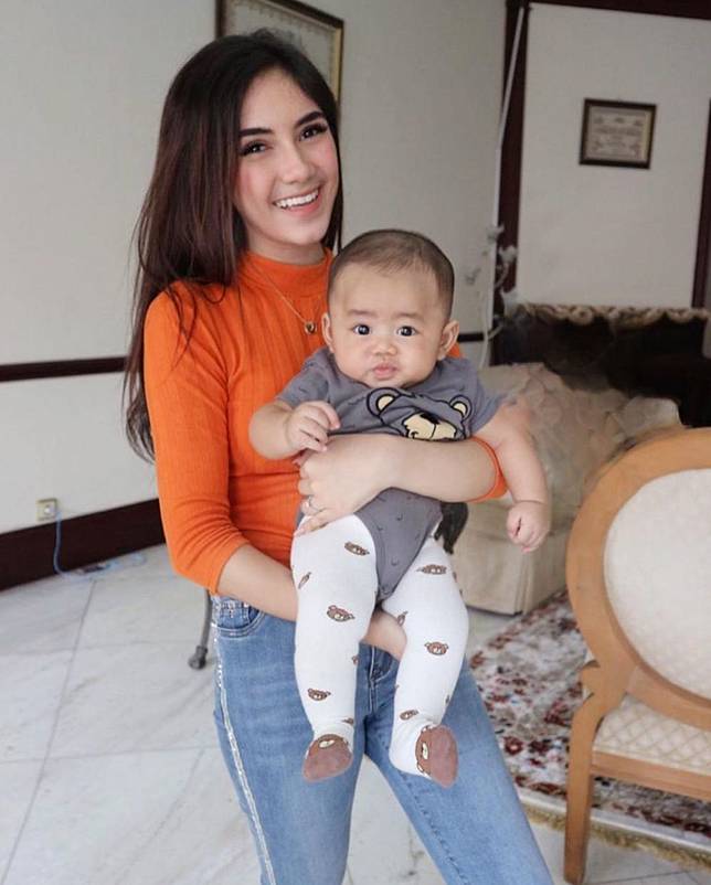 10 Pesona Syahra Larez Mantan Pacar Rizky Billar Yang Curi Perhatian Brilio Net Line Today