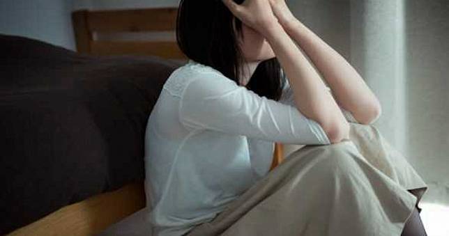 新竹男逼妻「吞子孫剃毛」虐待！衝刺狂喊女同學名　她為3孩隱忍30年