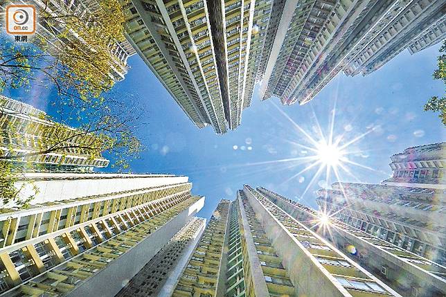 東方日報a1 疫世經濟崩壞出手救亡要快