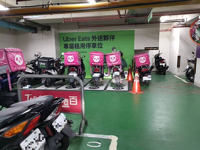 熊貓佔據uber Eats專屬車位掀論戰 網曝外送員 雙重身份 自由電子報 Line Today