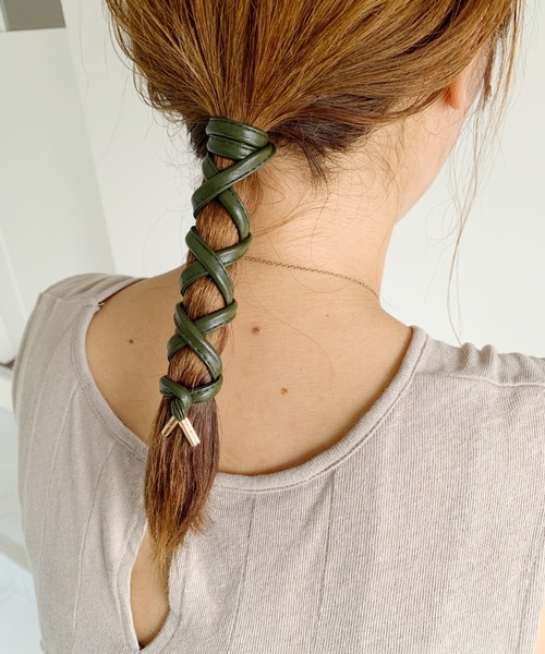 ワイヤーポニーの使い方 3分で旬のアレンジに大変身 最新ヘアアレンジを大公開