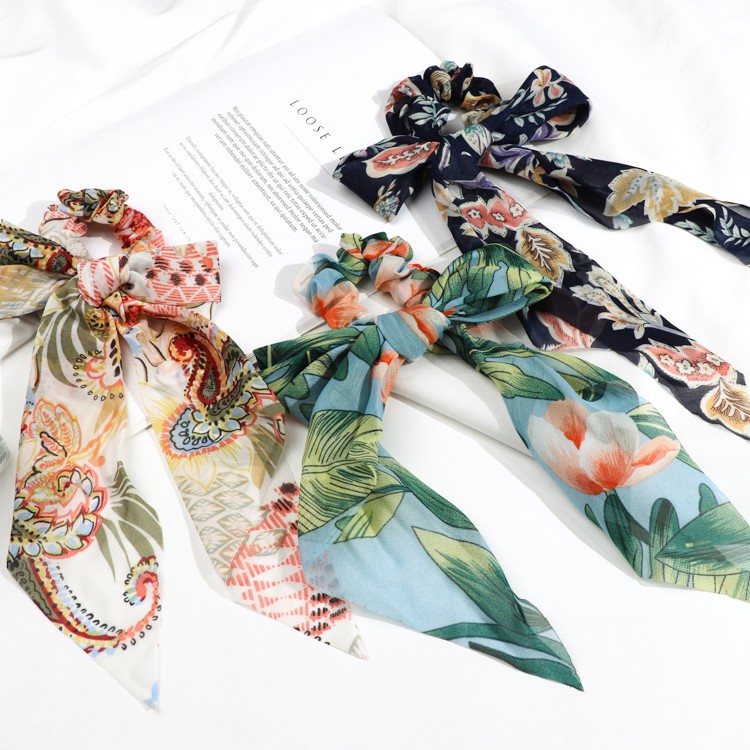 ◆ 商品材質：彈性纖維、聚酯纖維◆ 髮束直徑約：（髮束）直徑約 7cm 面寬約 2.5cm，（蝴蝶結）尺寸可調整◆ 一個販售現貨商品 當日17:30前下單 當日出貨我們相信，在這平凡不過的日常裡總會有