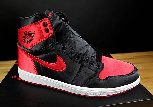 最狠的緞面黑紅來了！Air Jordan 1 High OG “Satin Bred” 販售日期曝光