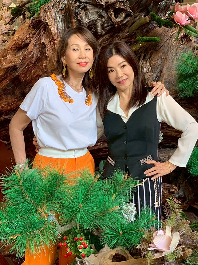 周丹薇（左）、蔣黎麗交情深厚，姐妹久未碰面約聚會。記者陳慧貞／攝影