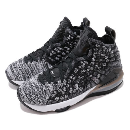 品牌: NIKE型號: BQ5594-002品名: LeBron XVII GS特點: 避震 包覆 明星款 球鞋 穿搭 大童 黑 白