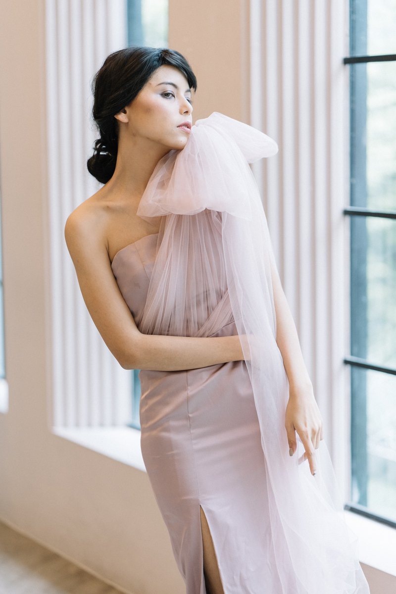 麗塔無限連衣裙 面料：Celine Valentino＆Tulle 顏色：粉色 連衣裙長度：50英寸 僅量身定制，20個工作日