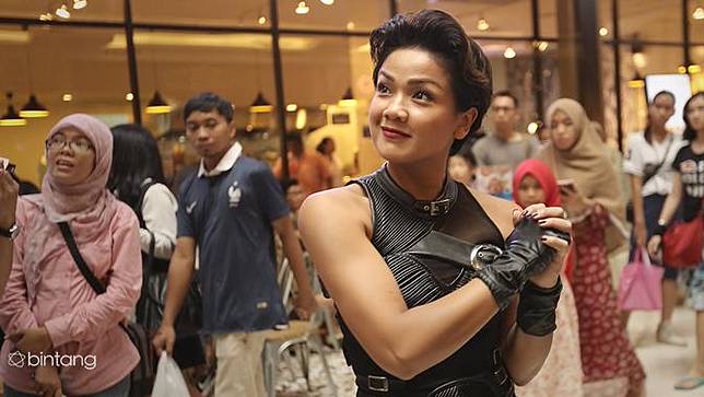 [Bintang] Demi Film Terbarunya, Nirina Zubir Rela Melakukan Hal Ini