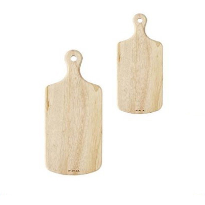 【材質輕巧、快乾、不易留刀痕】橡膠木不僅輕巧堅固，且不易留下刀痕，更有洗滌後快乾的特性，最適合作為餐廚器具使用。圓長形餐盤/砧板較寬，適合擺放前菜或作長條麵包盤、起司盤等用途，可直接在餐盤上切割食材。