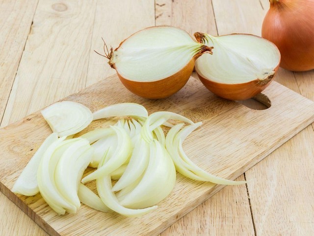 玉ねぎのくし切りは煮物に最適！トマト、じゃがいも、レモンのくし切りの方法も（暮らしニスタ）